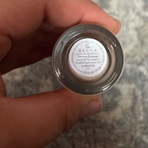 Becca liquid foundation